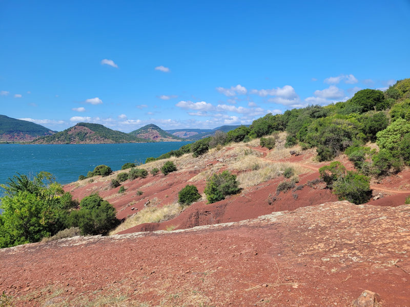 Salagou Lake and ruffes