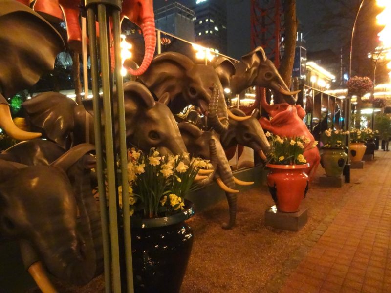 Elephants and mirrors, Tivoli Gardens