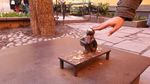 The tiniest statue in Stockholm