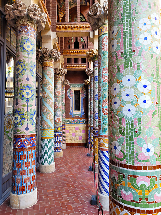 Columns inside the Palau De La Música Catalana