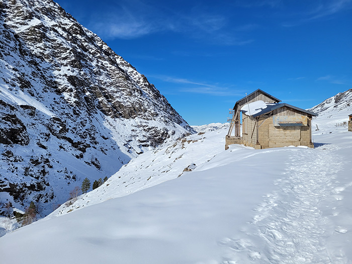 Buildings near Izourt Lake