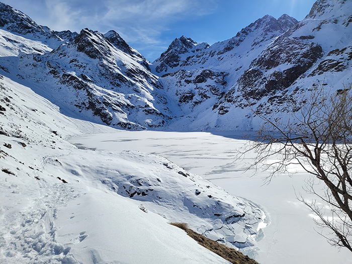 Izourt Lake under the sun