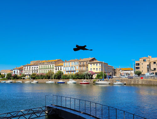 Agde by the water