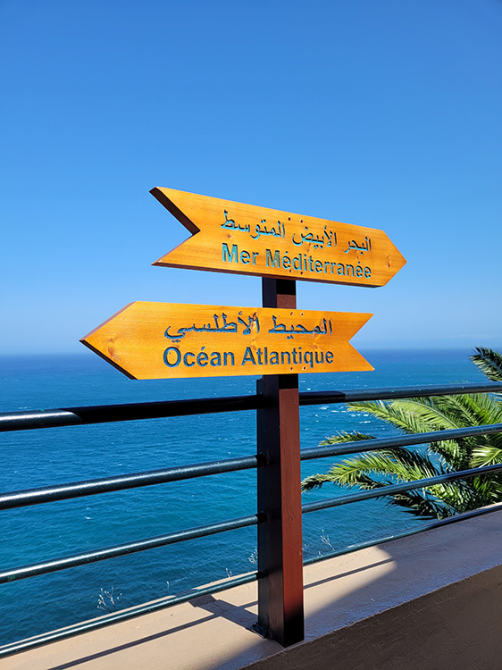 Between sea and ocean
