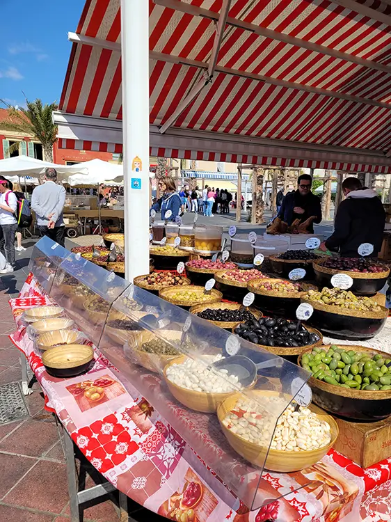 Olives on the market