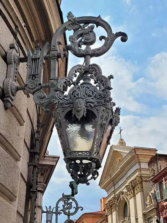Street light in Nice