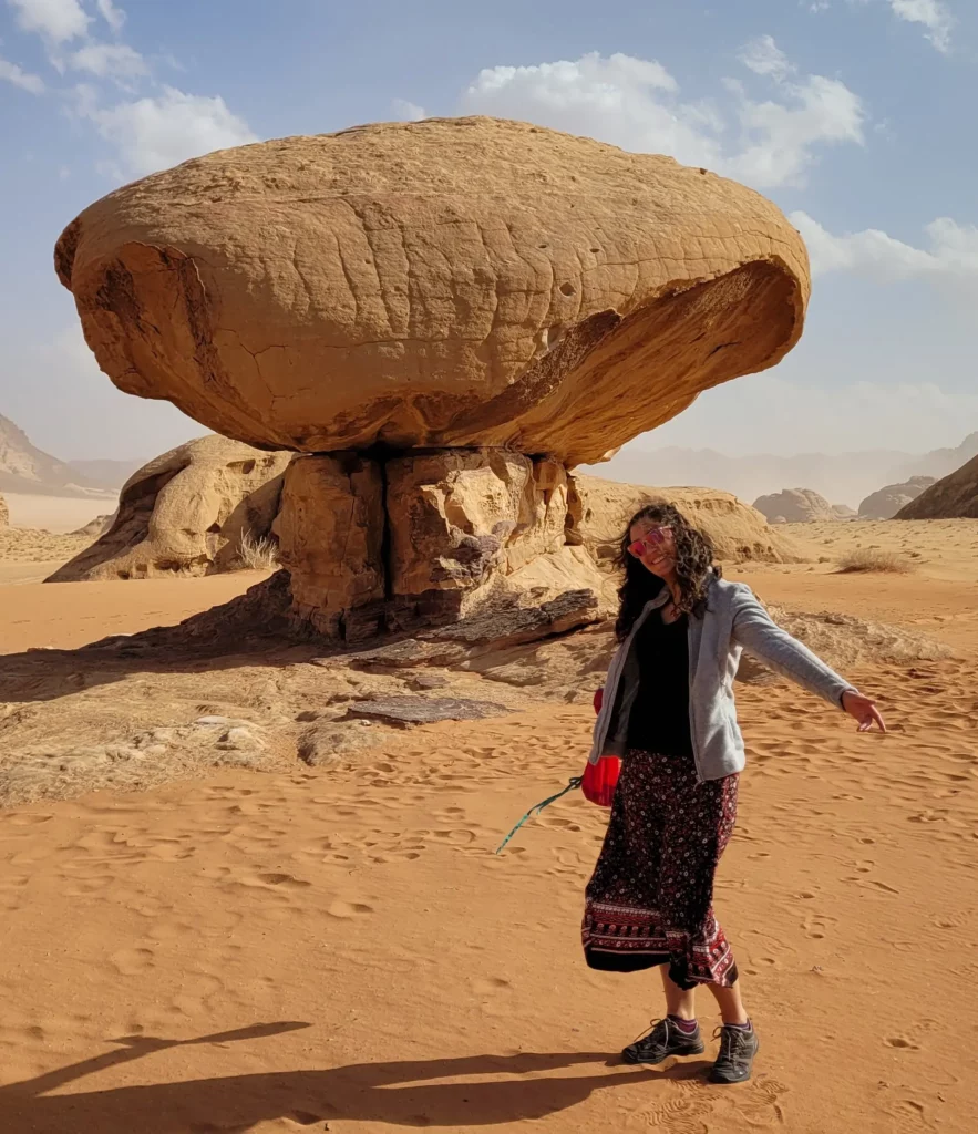 About me - Photo of London Frenchy in the desert in Jordan