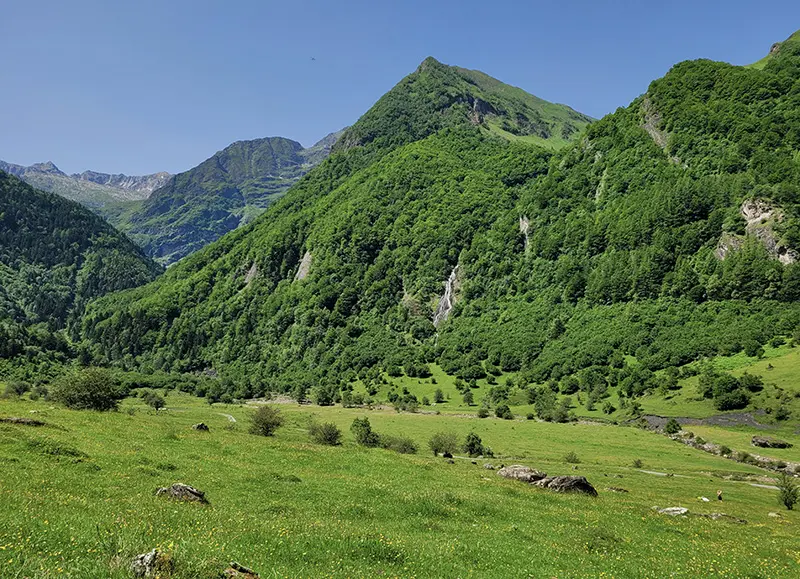 Start of the hike to Lac d'Oô